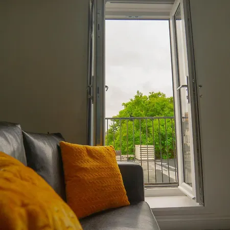 Modern Apartments Near Cardiff City Centre Extérieur photo